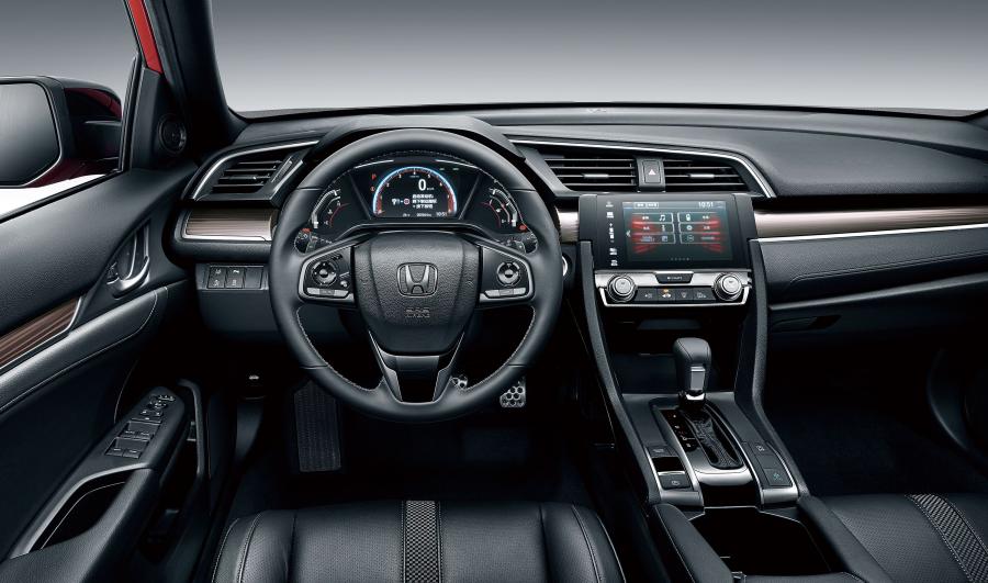 Торпедо Honda Civic 220 Turbo Hatchback (FK) 2020 года  (CN) (фото 8 из 12)